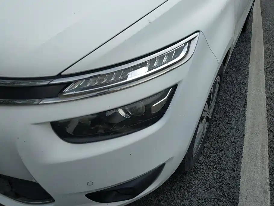 صورة 5 - Citroën C4 Picasso
