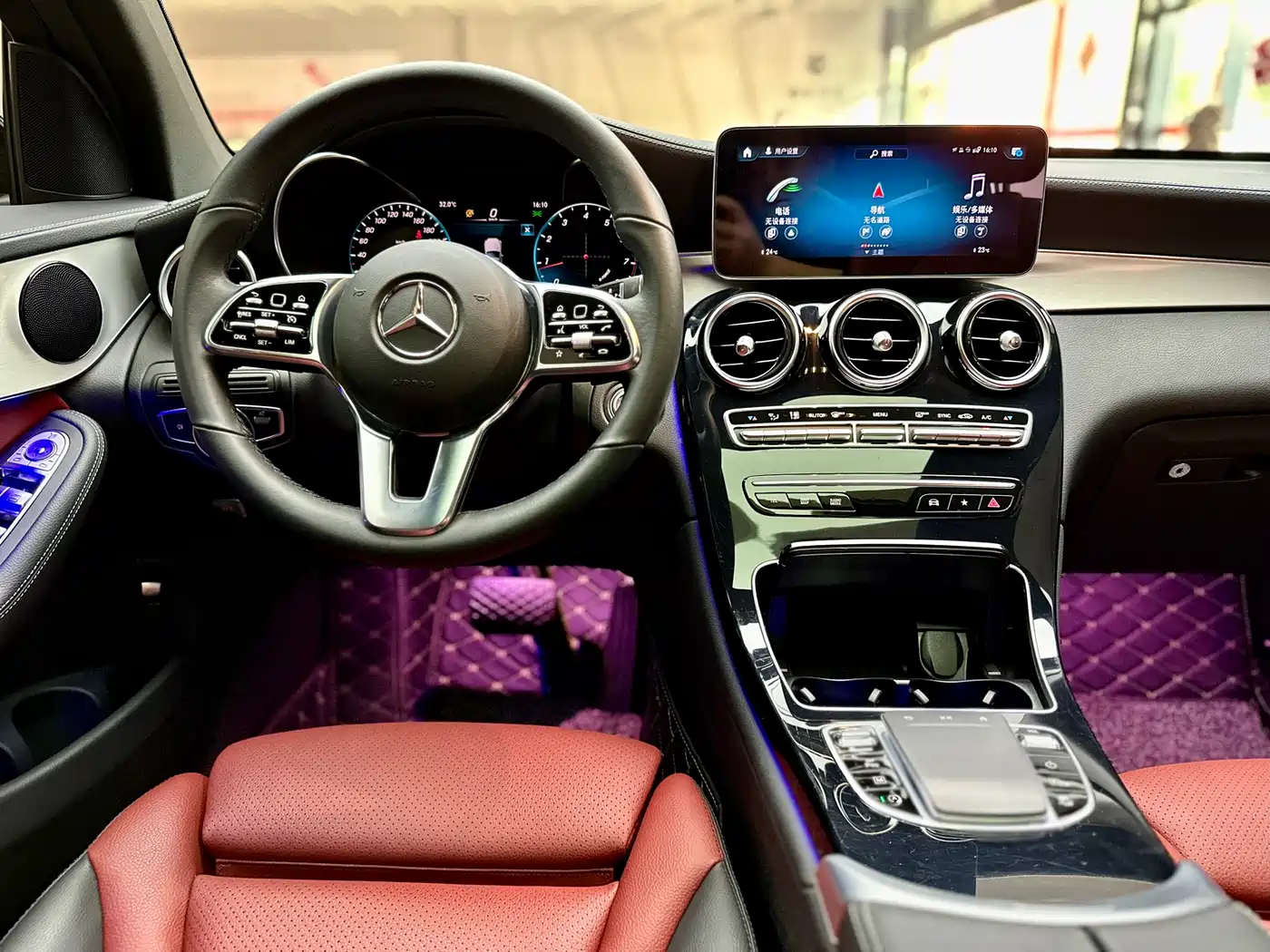 Mercedes-Benz GLC Coupe 2023 Model GLC 260 4MATIC Coupe SUV фото 6