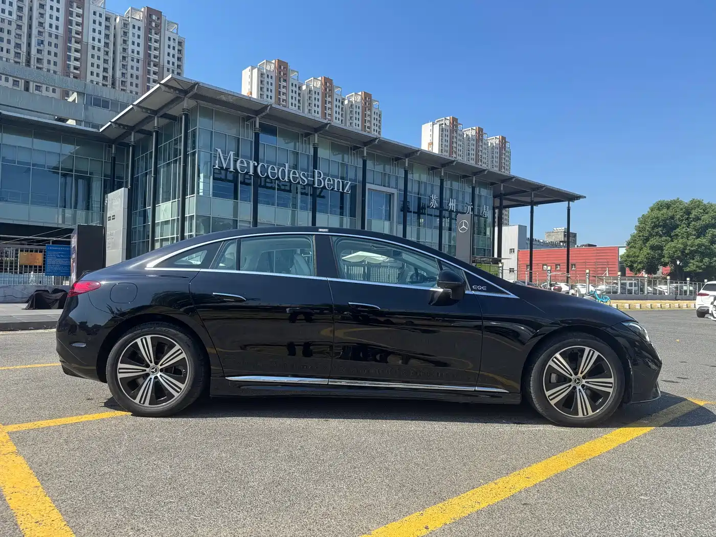 Mercedes-Benz EQE 2025 2025 Model 500 4MATIC Luxury Edition