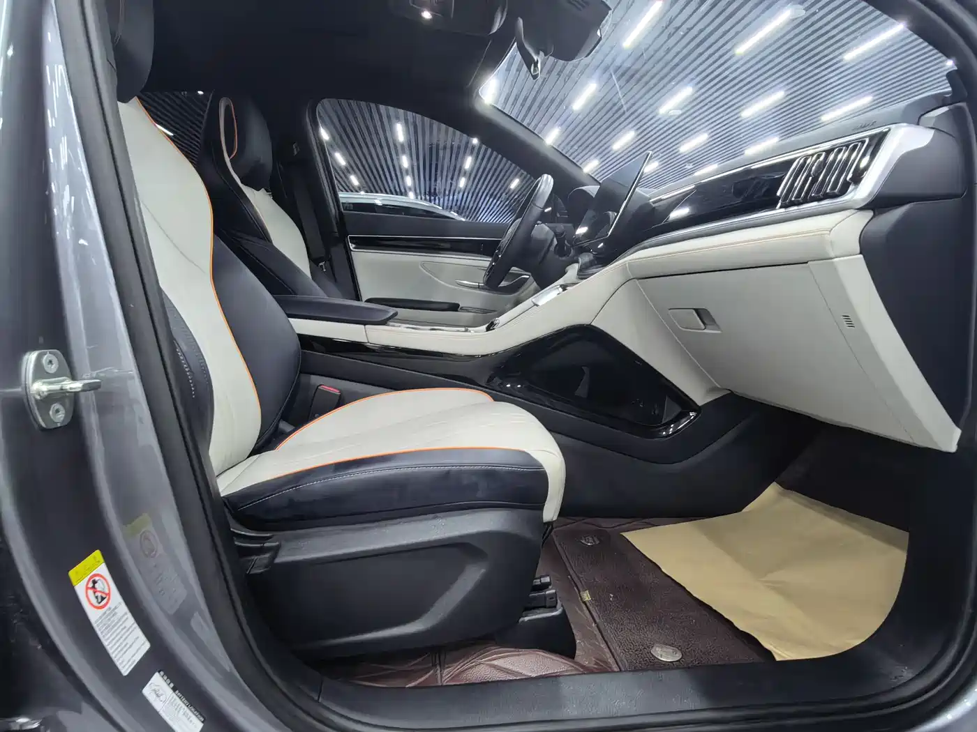 BYD Song PLUS PHEV 2023 Champion Edition DM-i 110KM Flagship фото 4