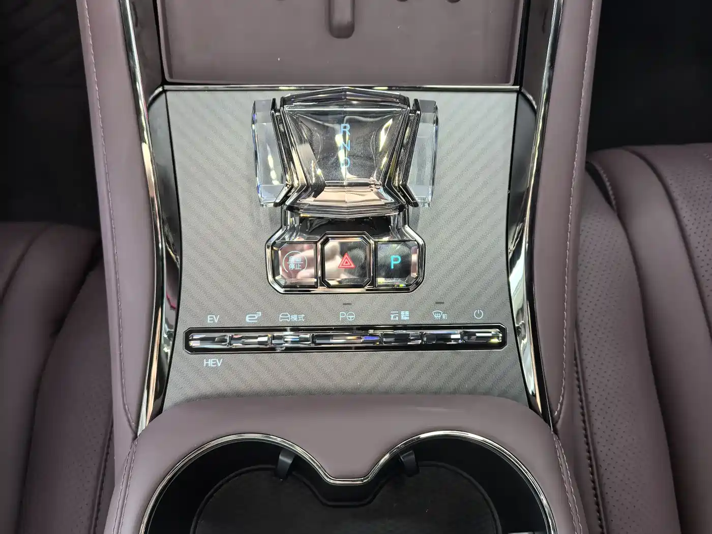Denza Z9GT 2024 Model 1100 AWD Max Edition фото 8