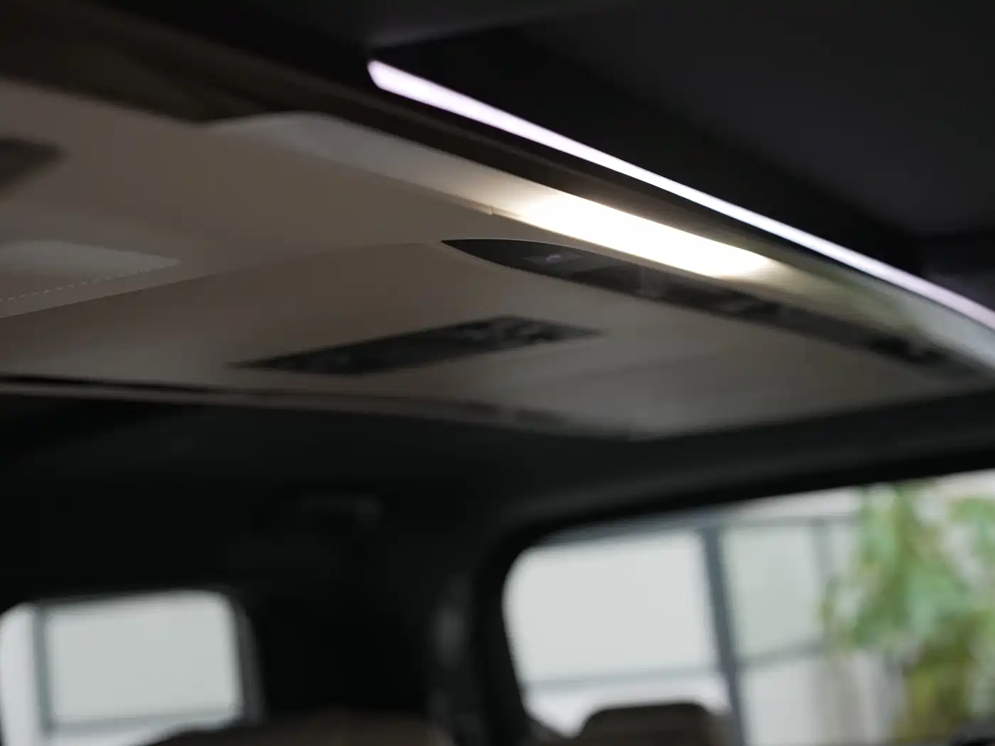 Toyota Alphard 2024 Hybrid 2.5L Ultimate Enjoyment Edition фото 17