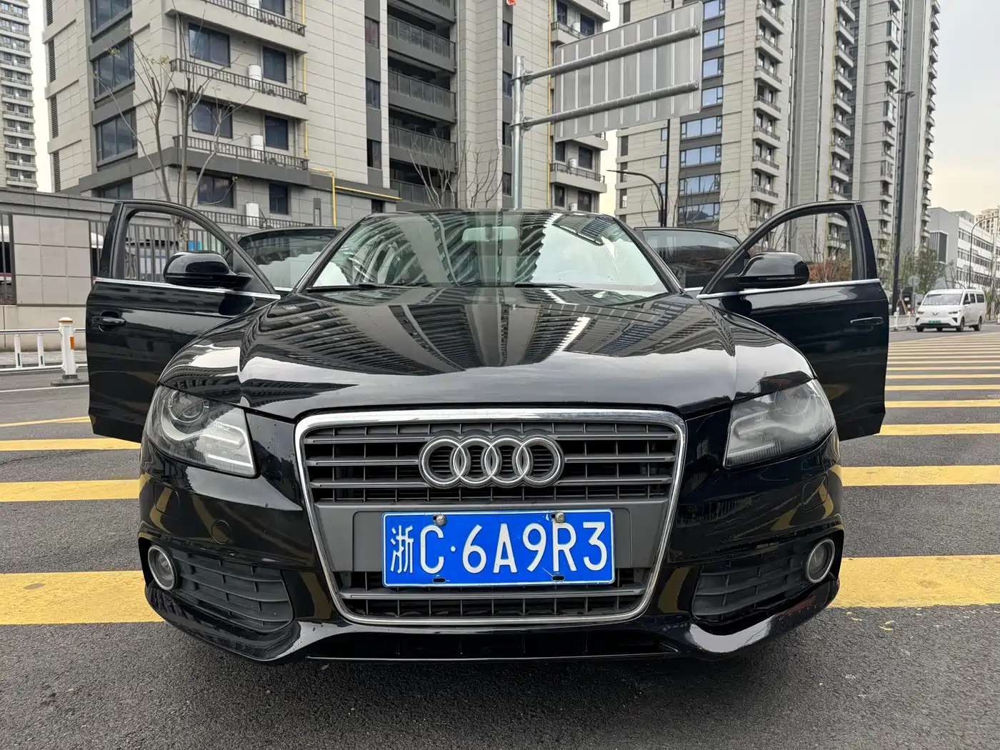 Audi A4L 2011 2.0 TFSI Luxury