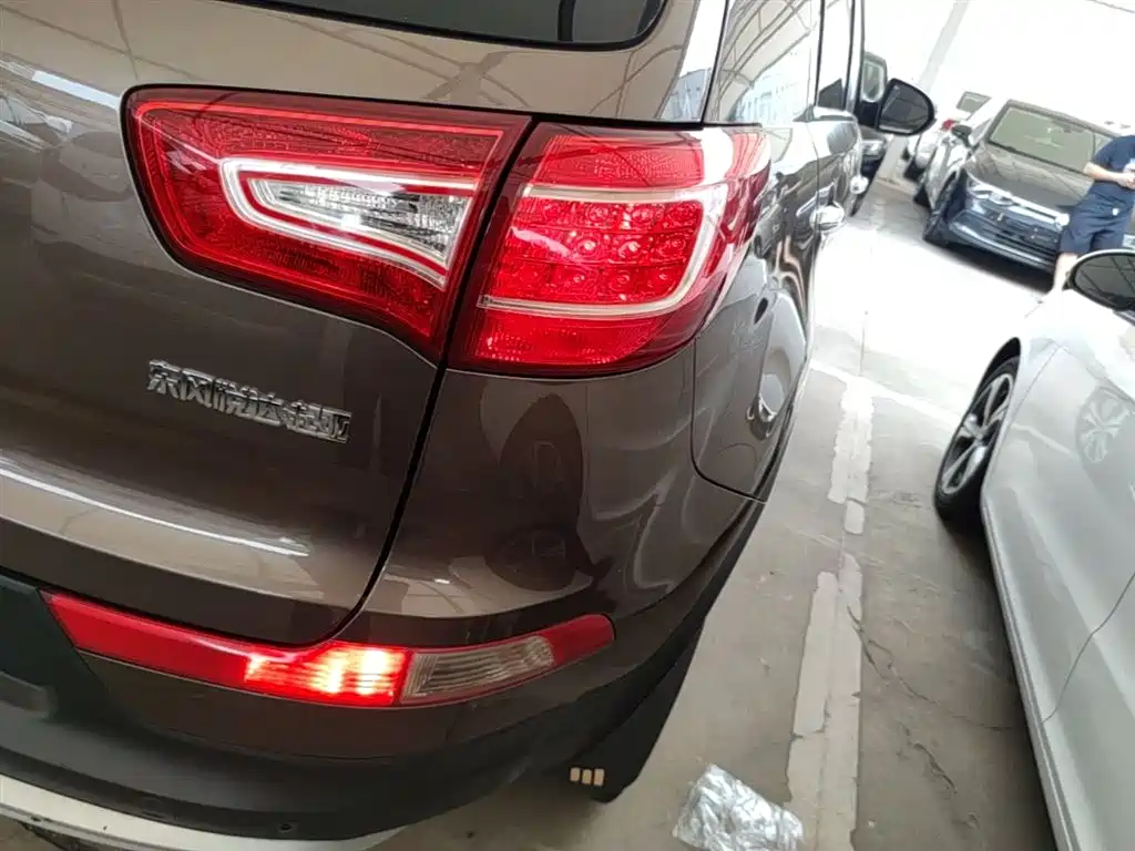 Kia Sportage 2014 2.0L Automatic 2WD Premium Special фото 8