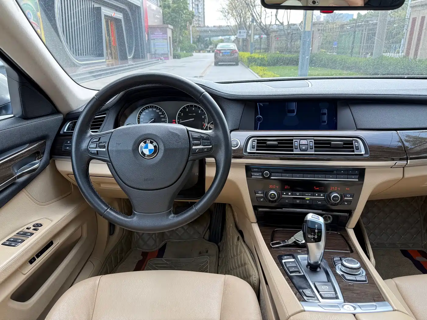 BMW 7 Series 2011 730Li Elegance фото 20