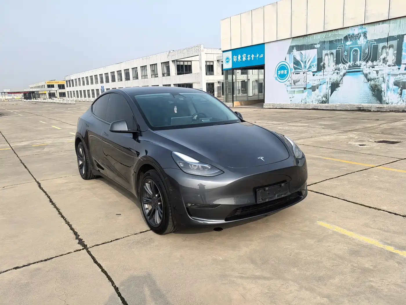 TESLA MODEL Y