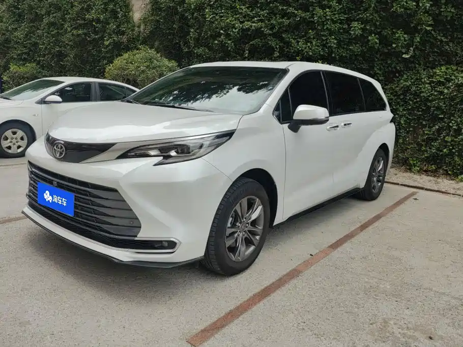 2026 Toyota Sienna