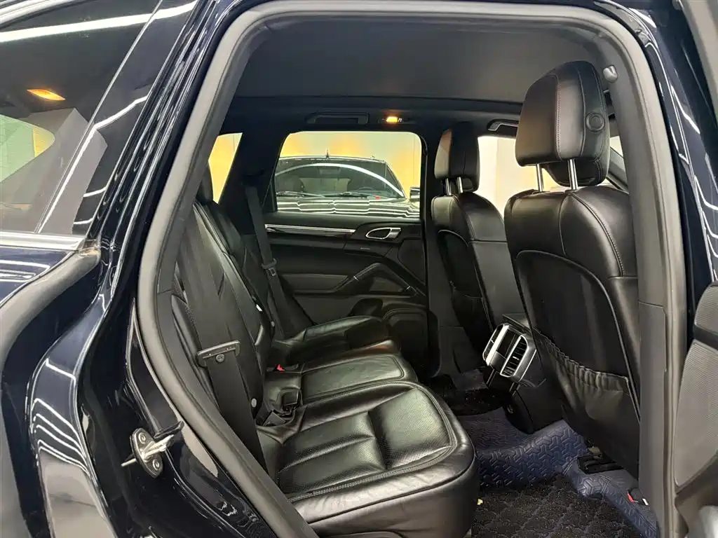 Porsche Cayenne 2016 Cayenne Platinum Edition 3.0T фото 8