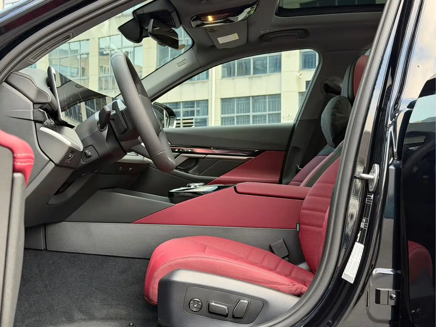 Photo 8 - BMW 5 Series