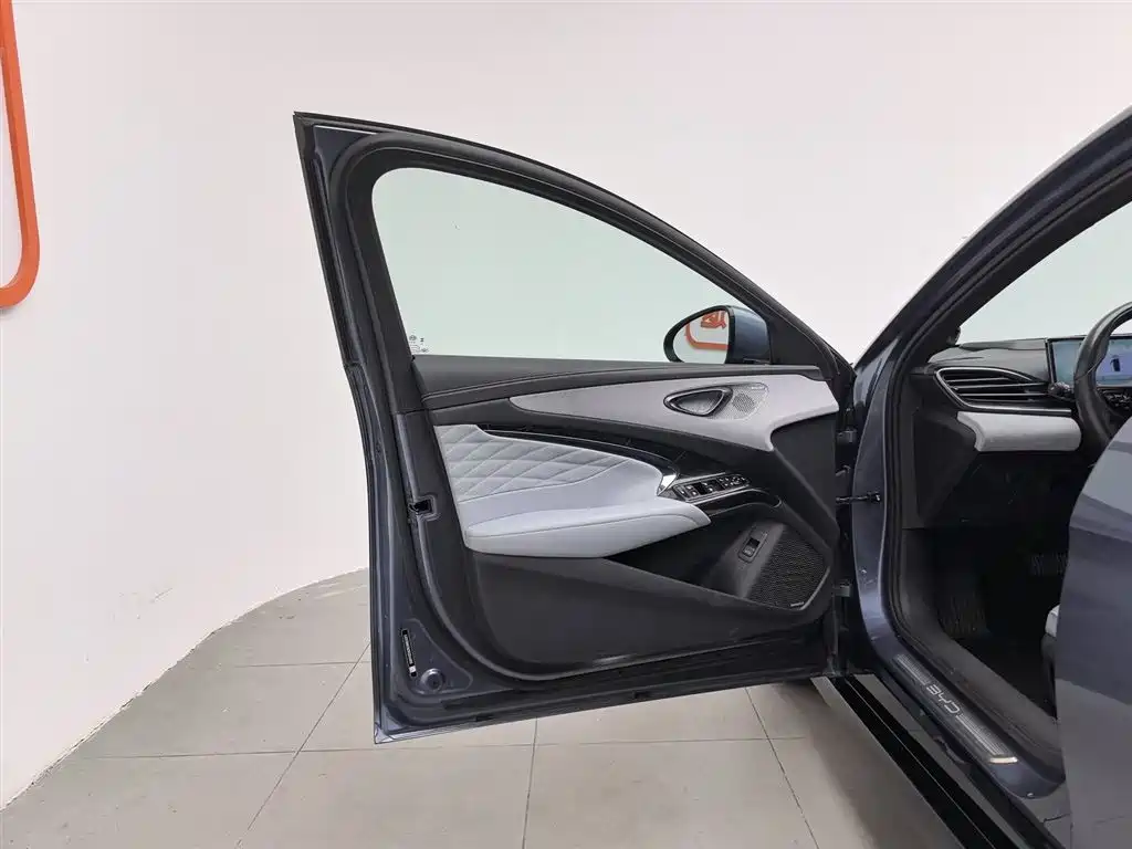 BYD Seal 2022 700km Long Range RWD Edition фото 8