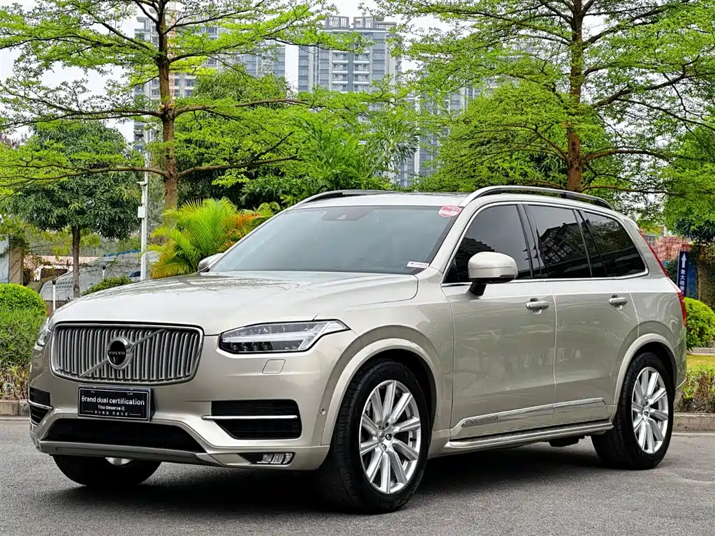 Фото 2 - Volvo XC90