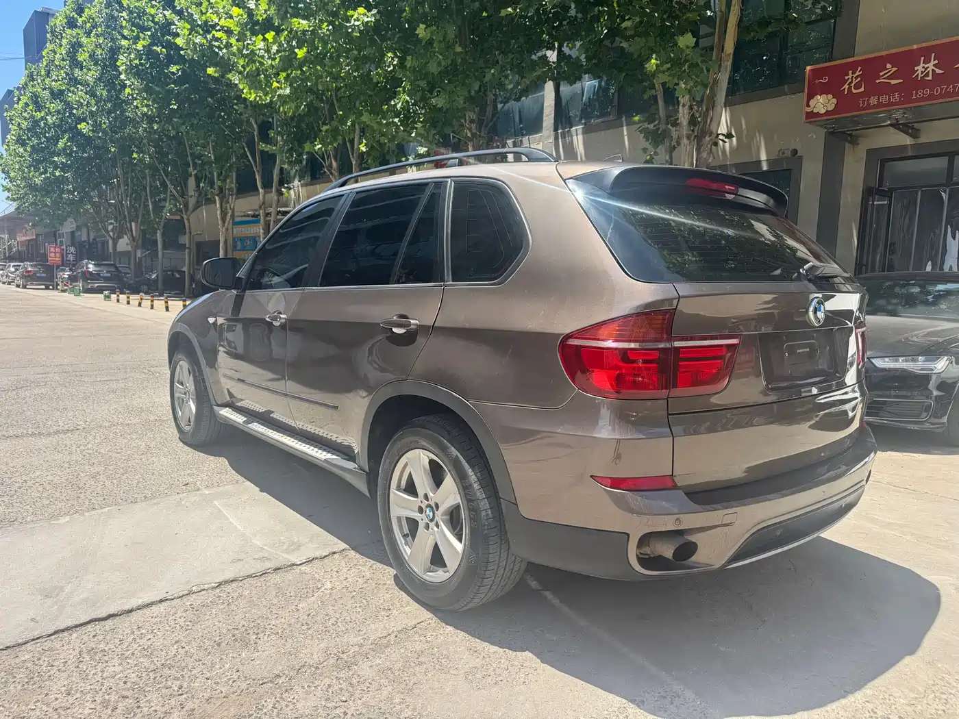 BMW X5 (Import) 2011 xDrive35i Leading Edition фото 4