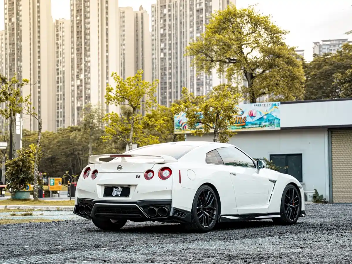 Nissan GT-R 2017 3.8T Flagship Edition фото 18