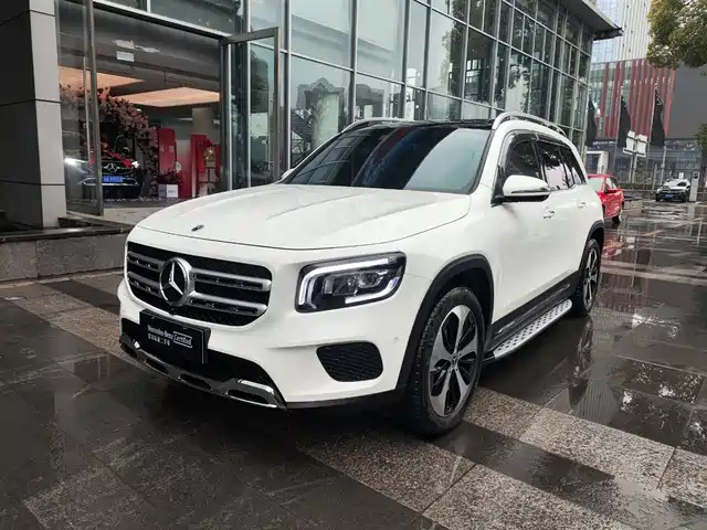 MERCEDES-BENZ GLB