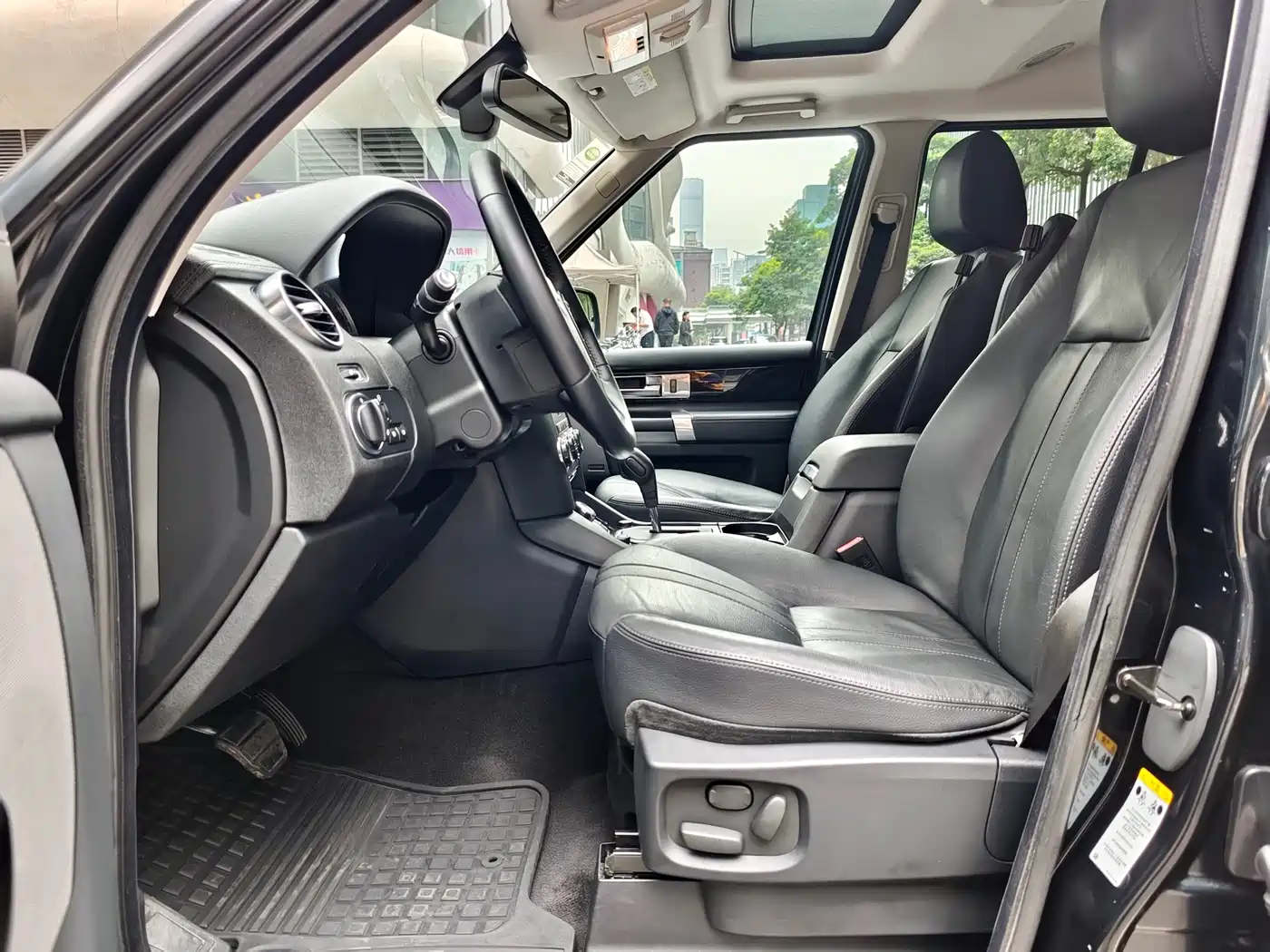 Land Rover Discovery 2012 3.0 SDV6 HSE Diesel фото 16