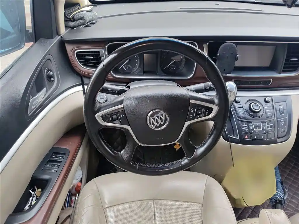 Buick GL8 2014 3.0L XT Luxury Business Flagship фото 3