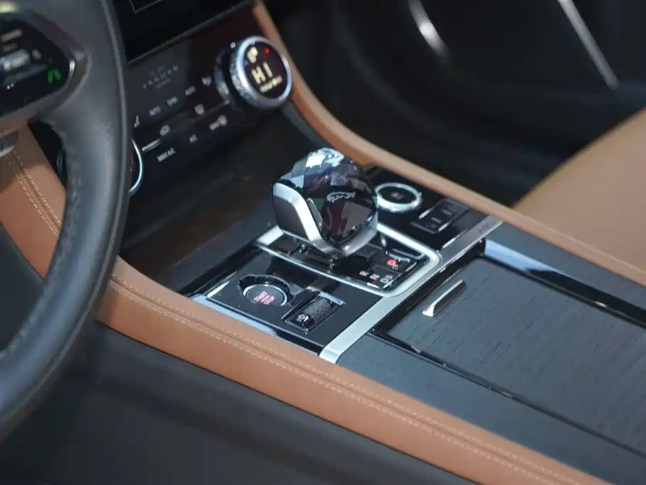 JAGUAR XFL