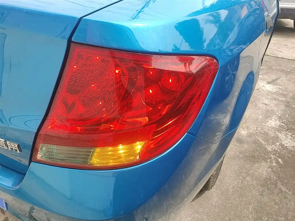 Chevrolet Sail 2013 Sedan 1.2L Manual Fashion Happiness Edition фото 8