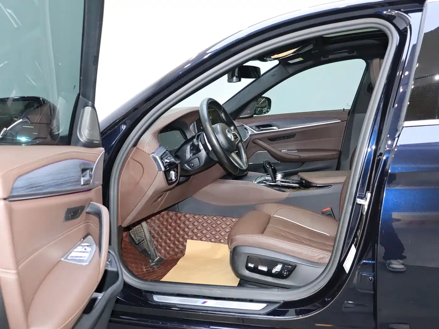 BMW 5 Series 2021 530Li Premium M Sport Package фото 13