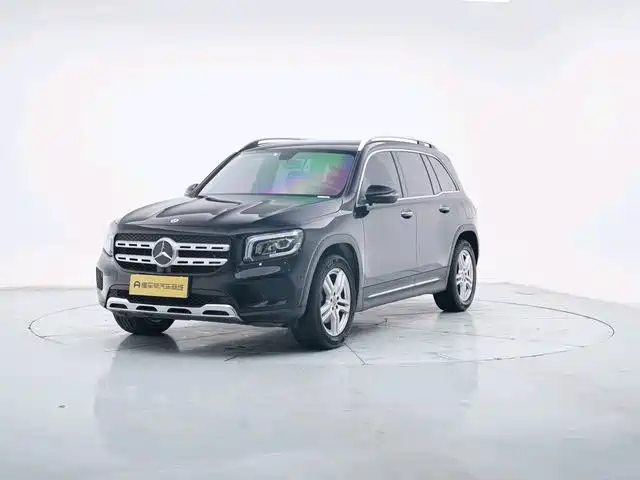 MERCEDES-BENZ GLB