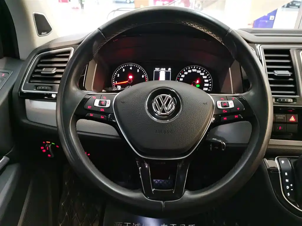 Volkswagen Multivan 2017 2.0TSI AWD Premium Edition 7-Seater фото 11