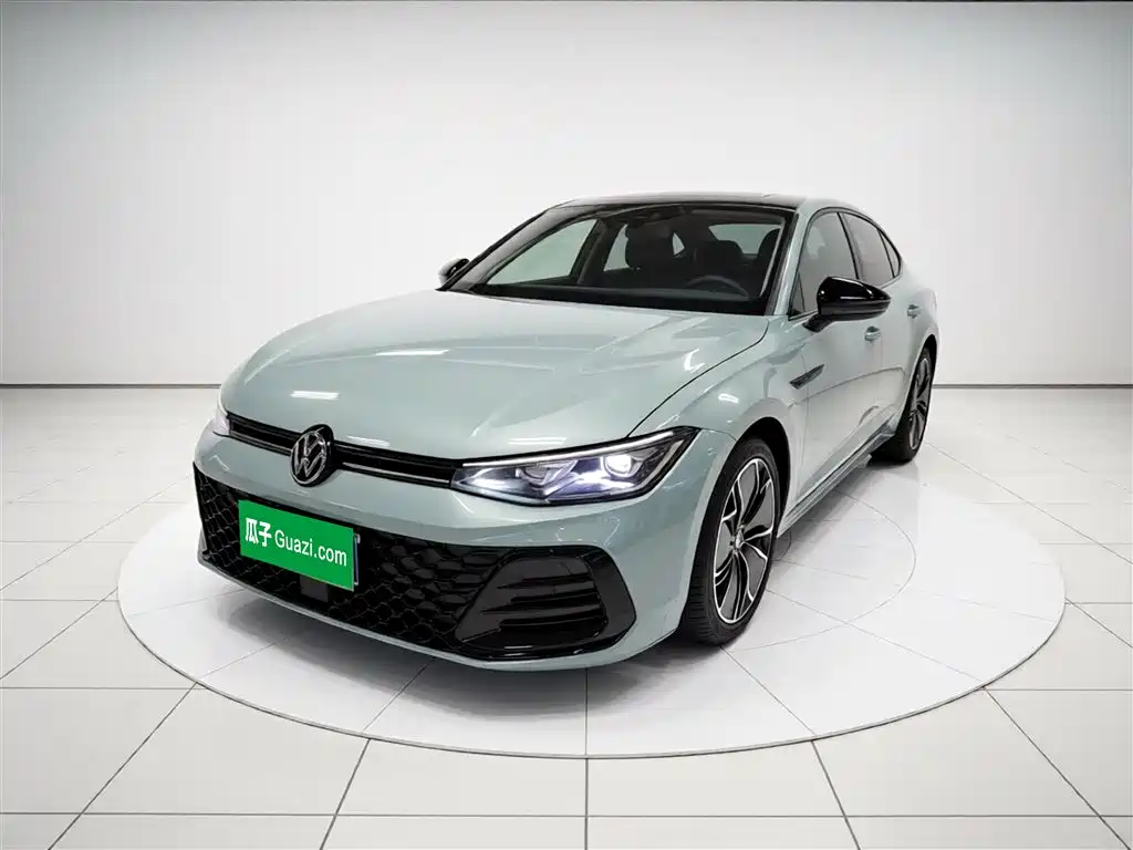 Volkswagen Passat 2025 Pro 380TSI Starlight Dragon Glory Edition