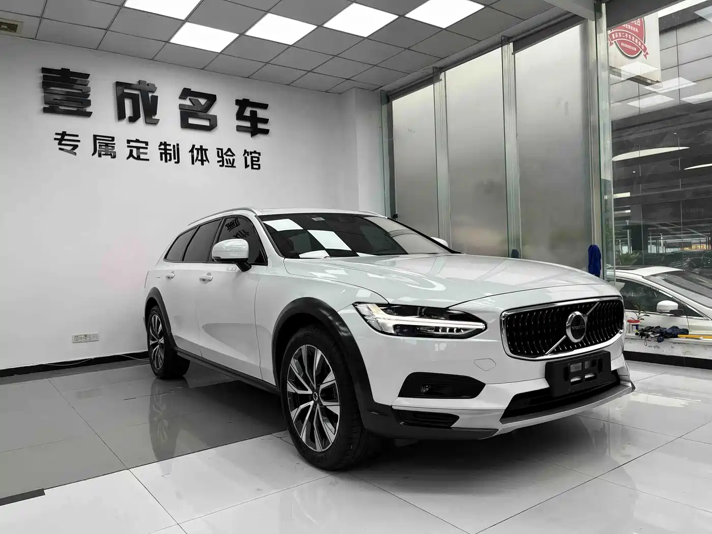 Volvo V90 2021 2021 Model Cross Country B5 AWD Smart Edition