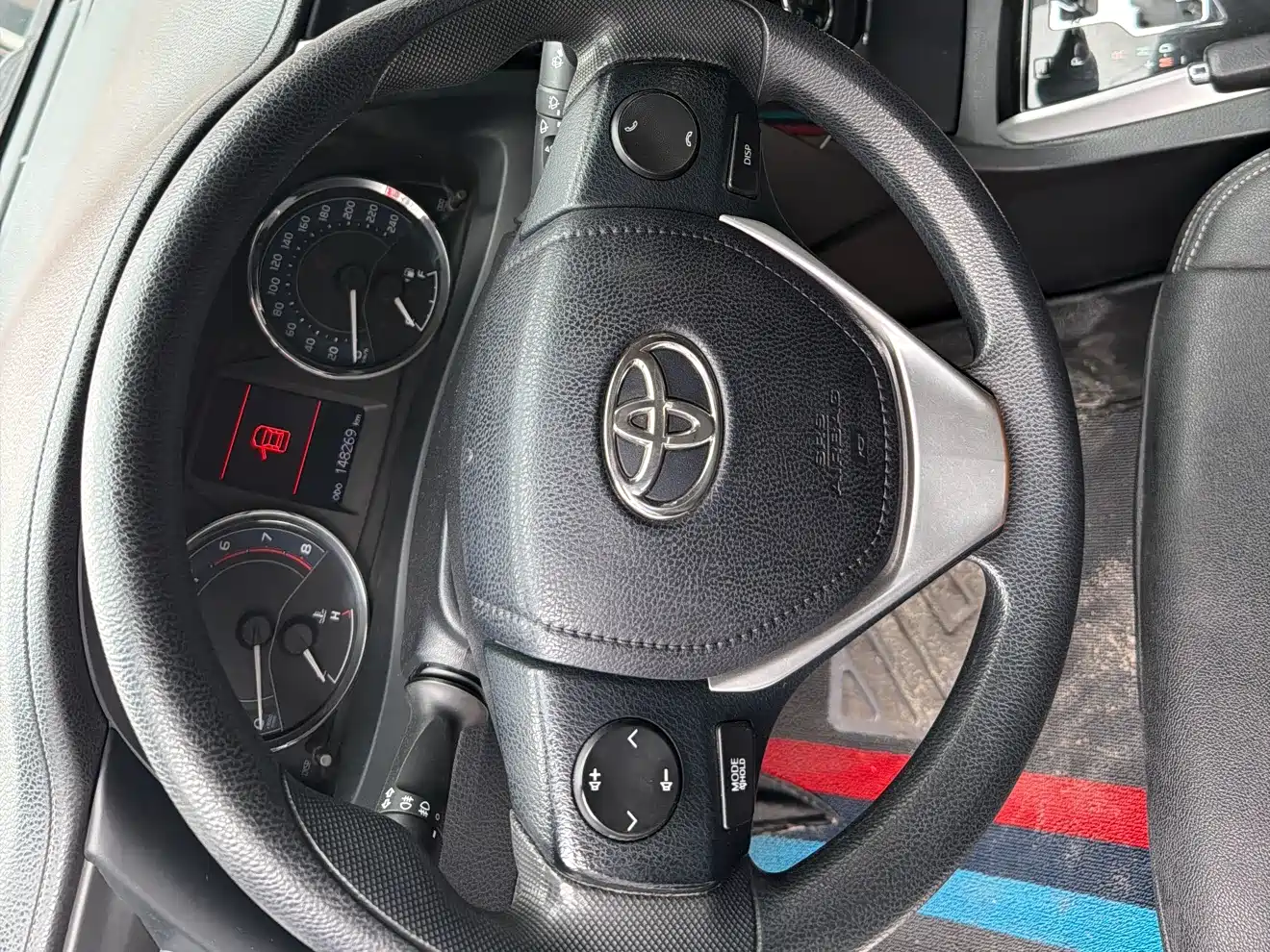 Фото 17 - Toyota Corolla
