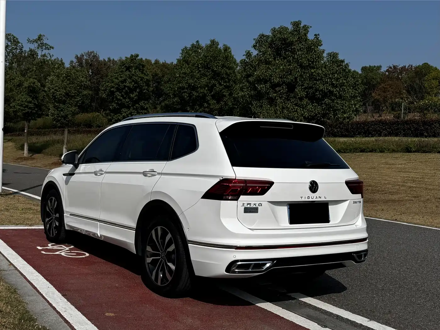 Volkswagen Tiguan L 2022 330TSI Auto 2WD R-Line Premium Edition фото 4