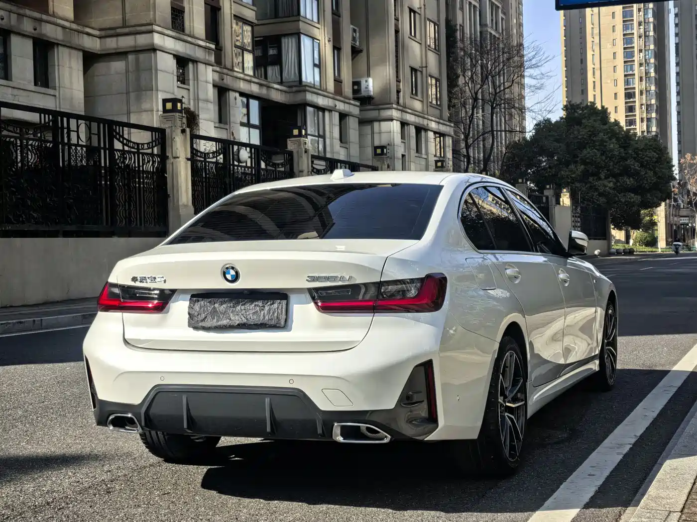 BMW 3 Series 2023 325Li M Sport Package фото 4