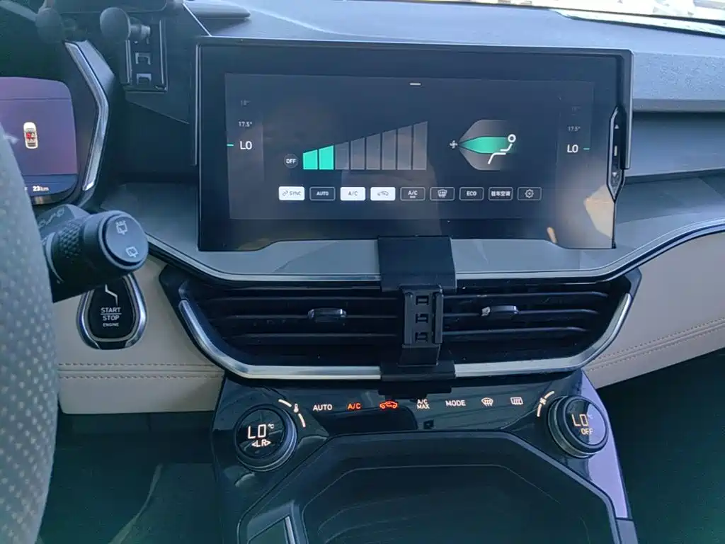 Lynk & Co 06 EM-P 2022 2022 PHEV 84KM Range Pro