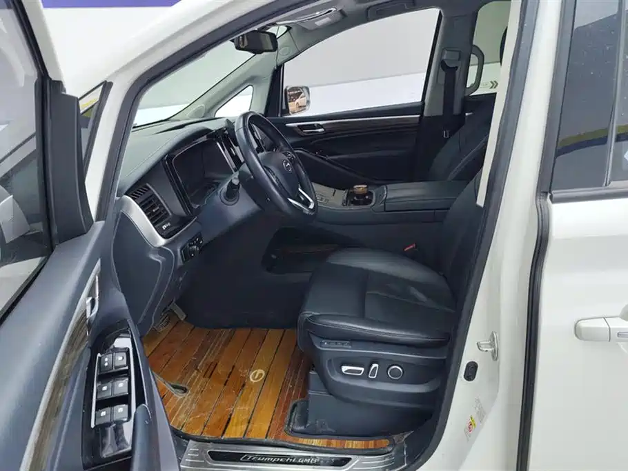 GAC Trumpchi Trumpchi M8 2021 Leading Show Series 390T Ultimate Edition фото 9