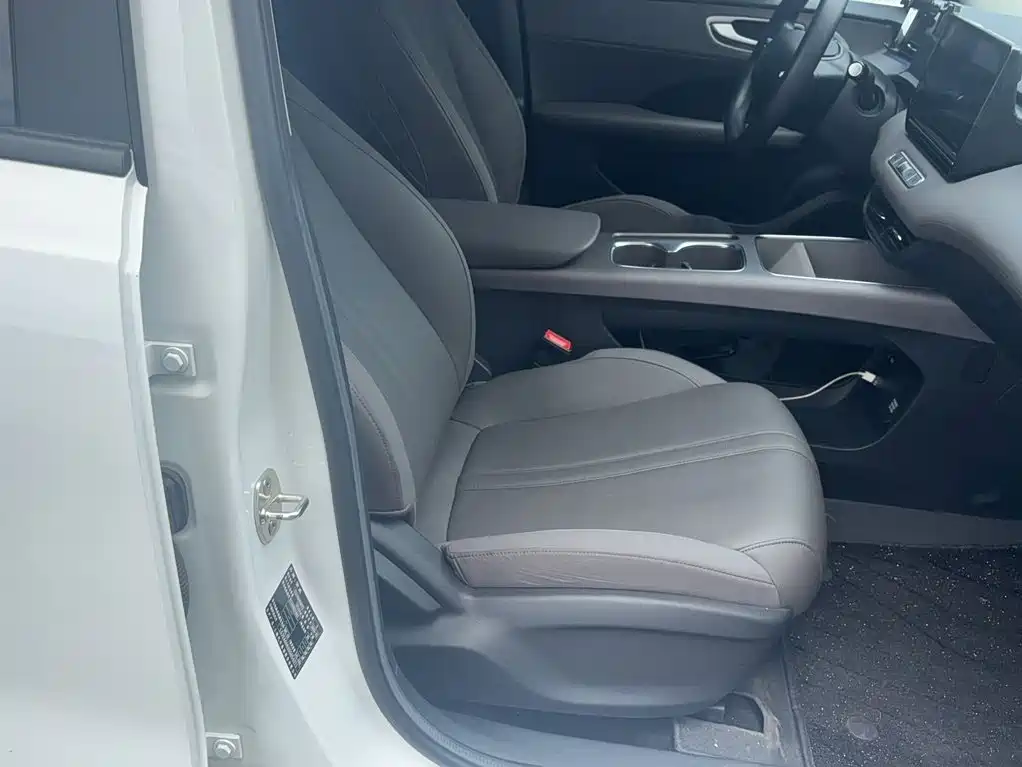 Roewe D6 2025 2025 Model 450km Premium Edition