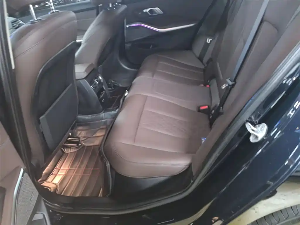 BMW 3 Series 2022 Facelift 325i M Sport Shadow Edition фото 17