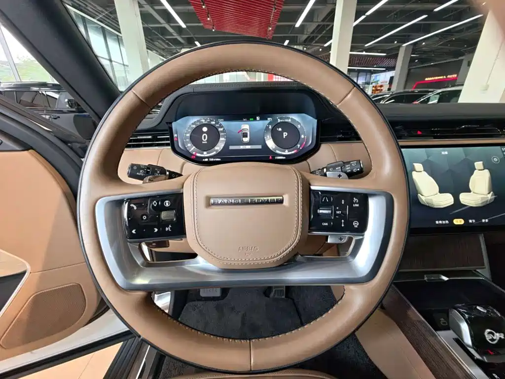 Land Rover Range Rover 2025 2025 3.0 L6 400PS Genesis Extended Wheelbase