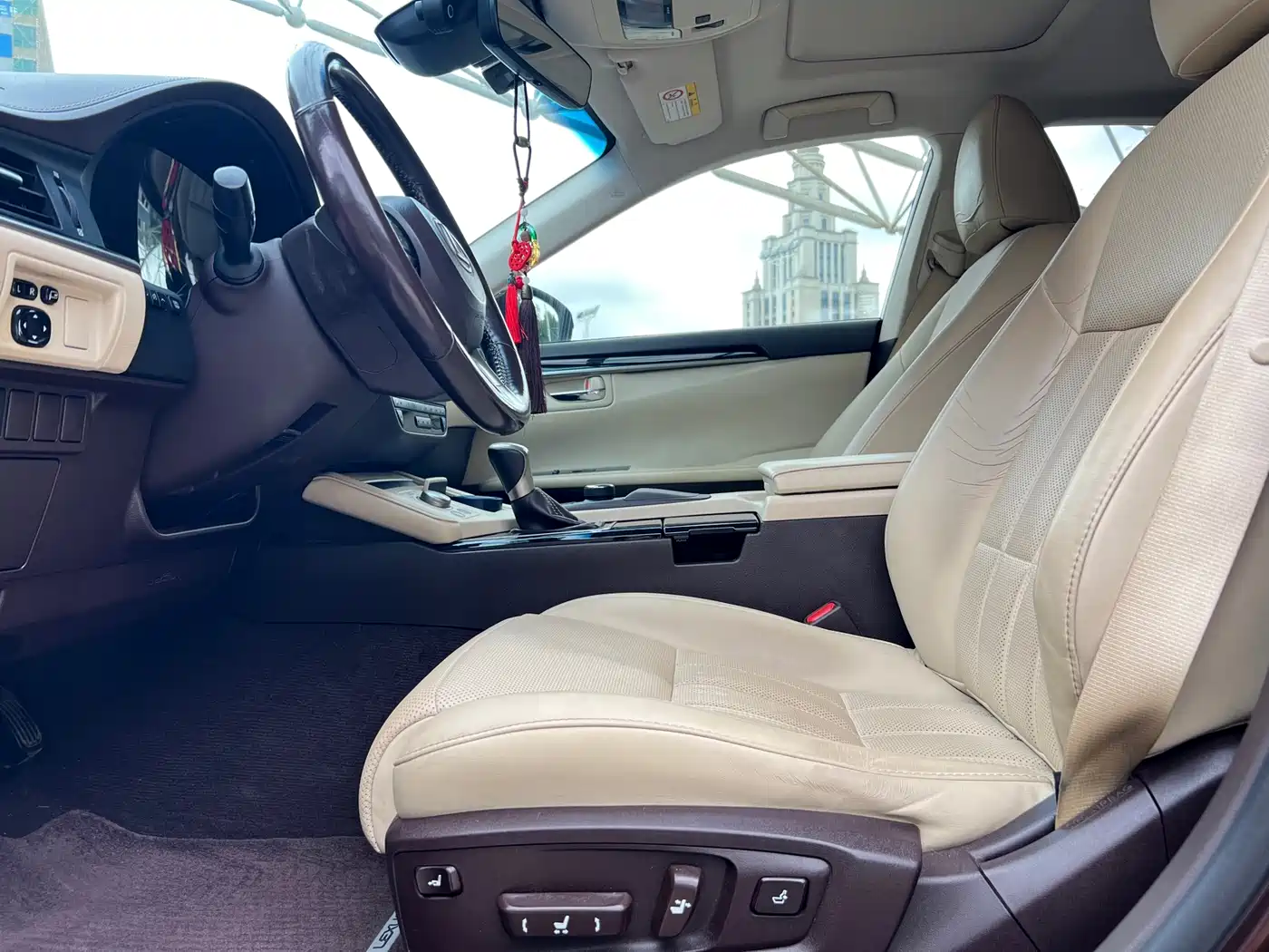 Lexus ES 2015 200 Comfort Edition фото 13
