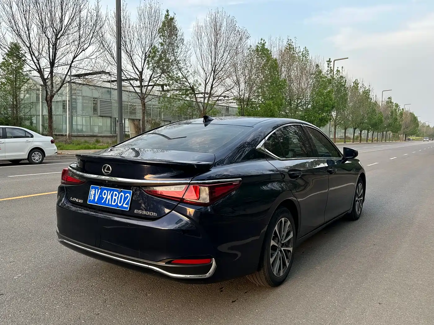 Lexus ES 2022 300h Excellence Edition фото 13
