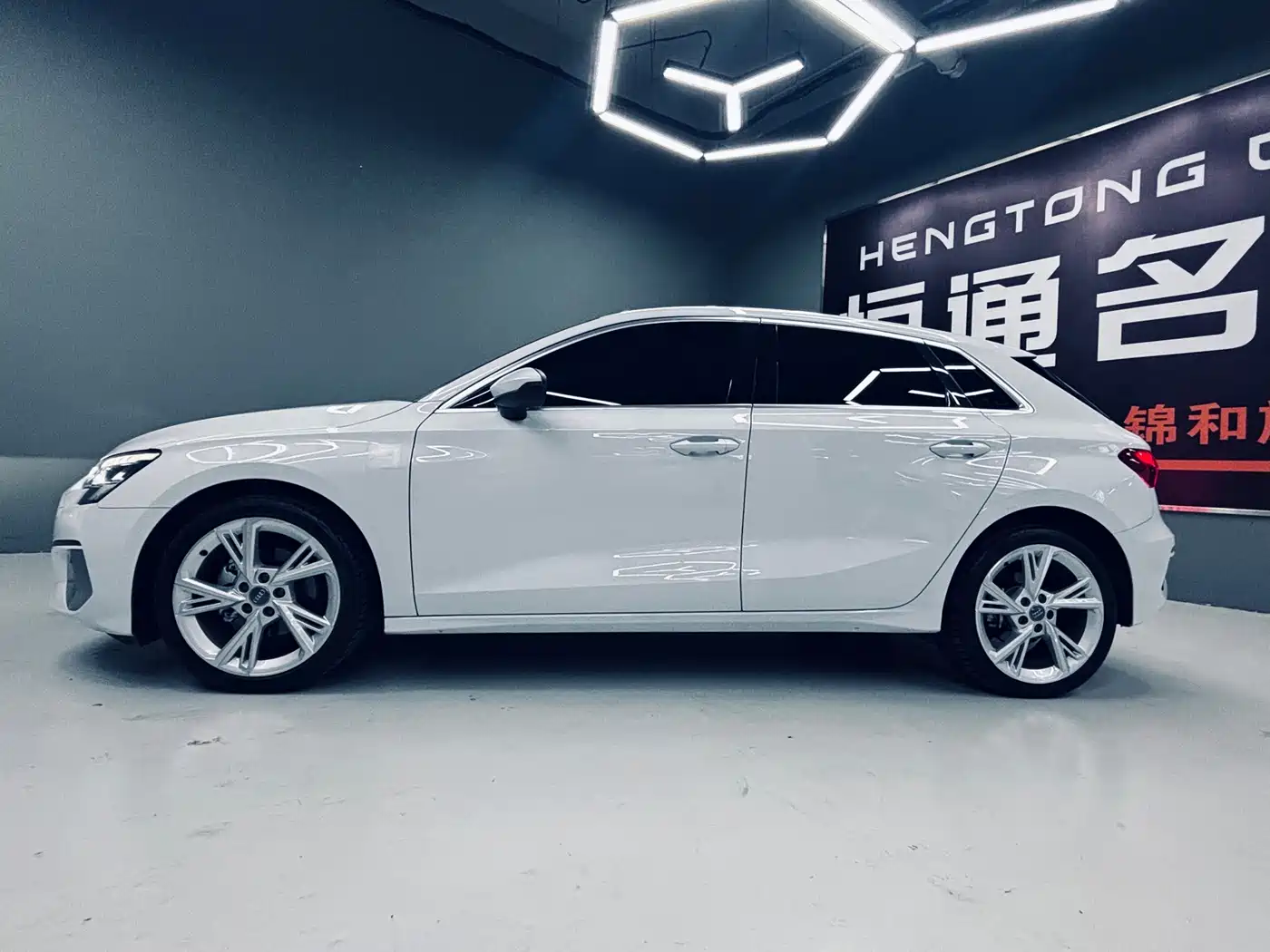 Audi A3 2022 Sportback 35 TFSI Style Elegance фото 2