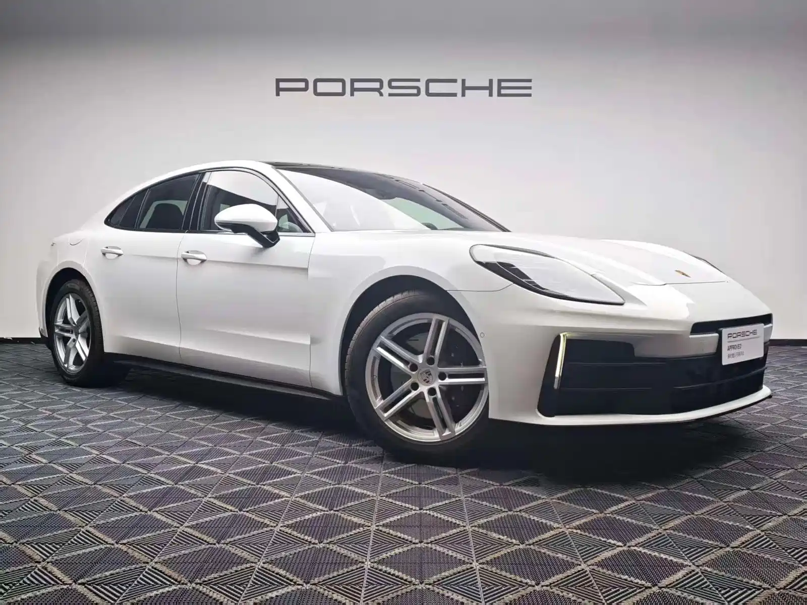 Photo 8 - Porsche Panamera