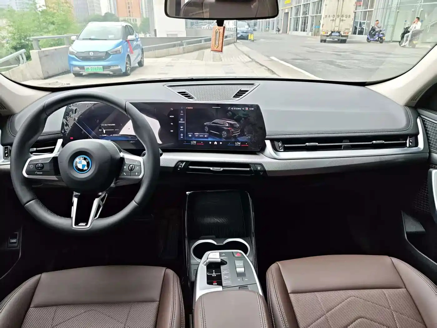BMW iX1 2025 2025 eDrive25L M Sport Package