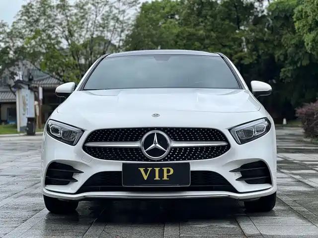 Mercedes-Benz A-Class 2022 A 200 L Sport Sedan Dynamic — фото 3