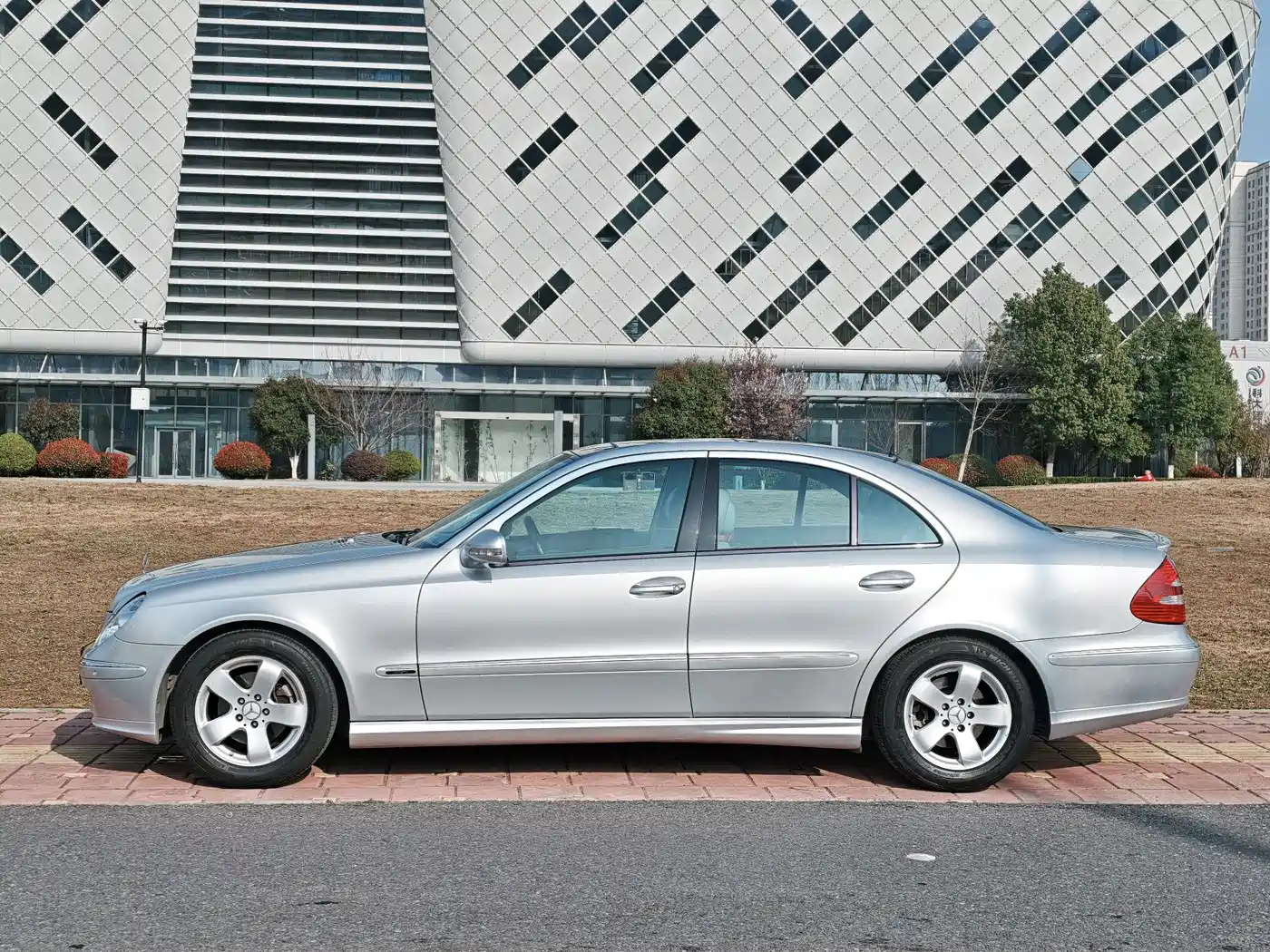 Mercedes-Benz E-Class 2005 E 280 фото 22