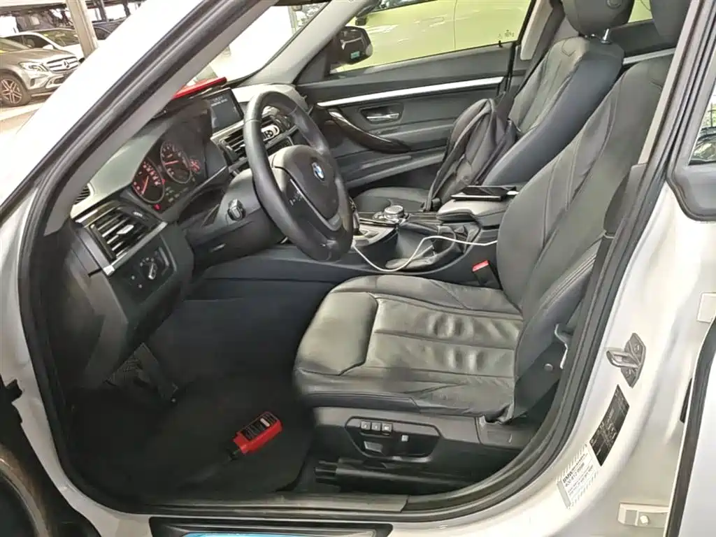 BMW 3 Series GT 2014 320i Design Package фото 15