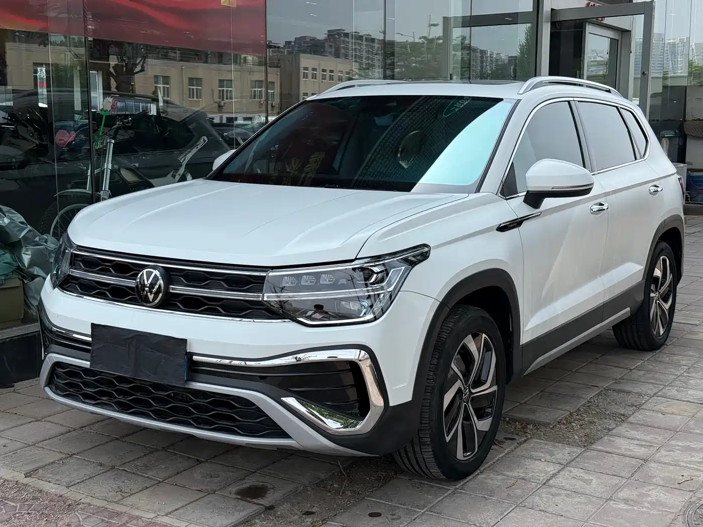 Volkswagen Tharu 2024 300TSI 2WD Full Moon Edition