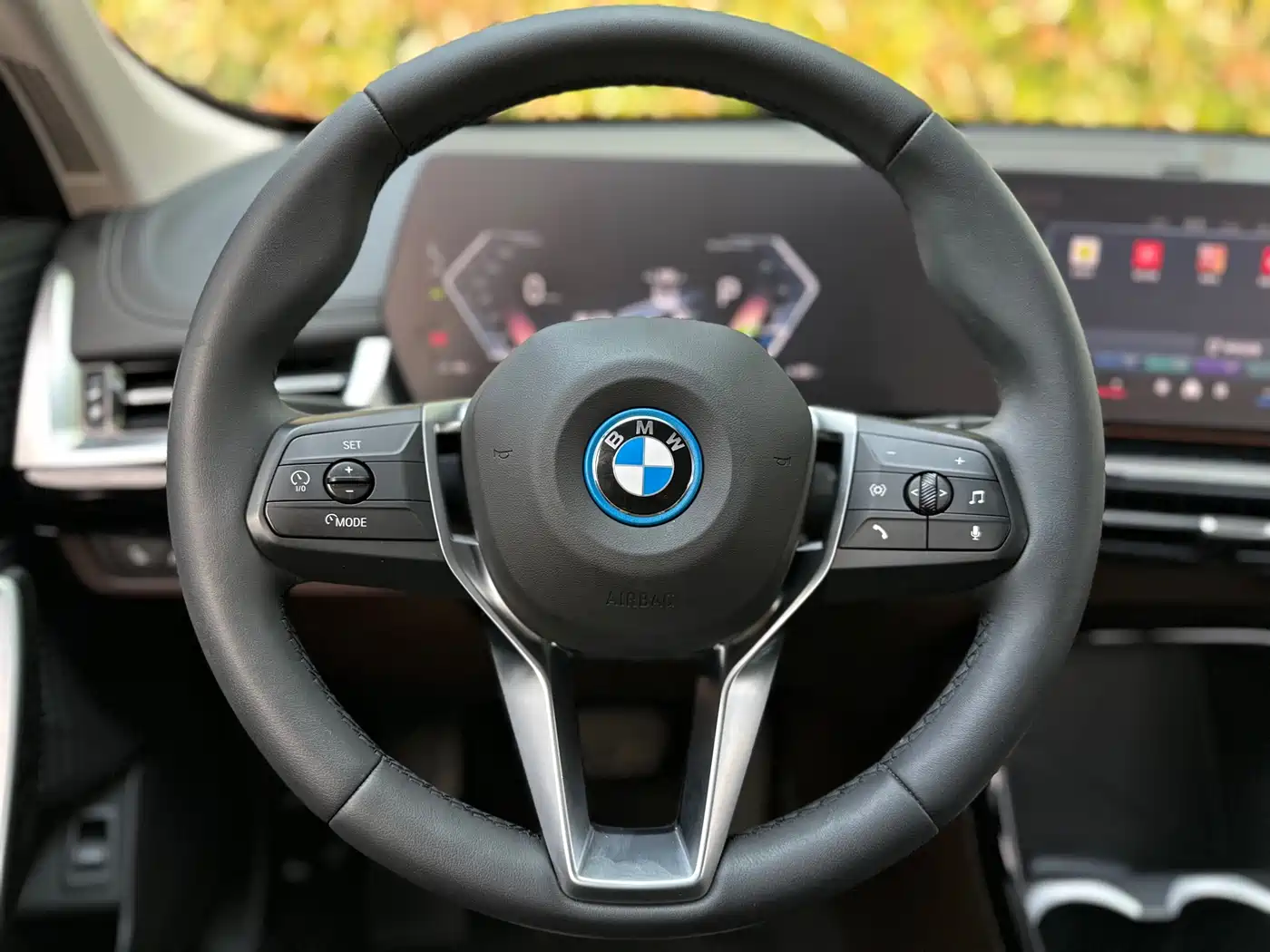 BMW iX1 2023 eDrive25L X Design Package фото 9