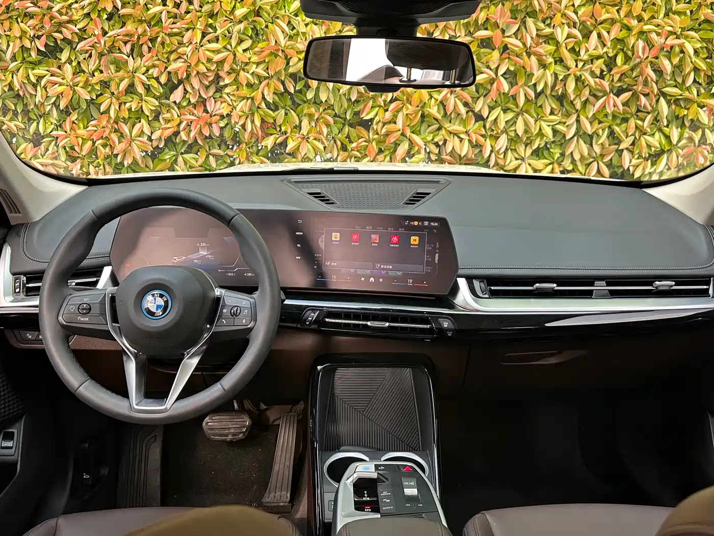BMW iX1 2023 eDrive25L X Design Package фото 15