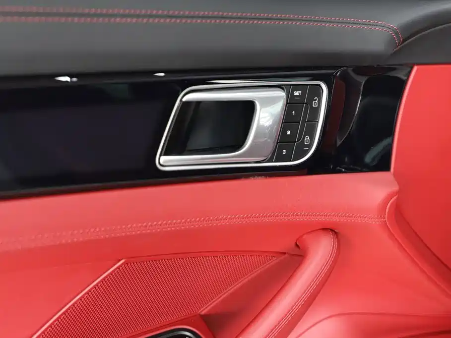 Photo 20 - Porsche Panamera