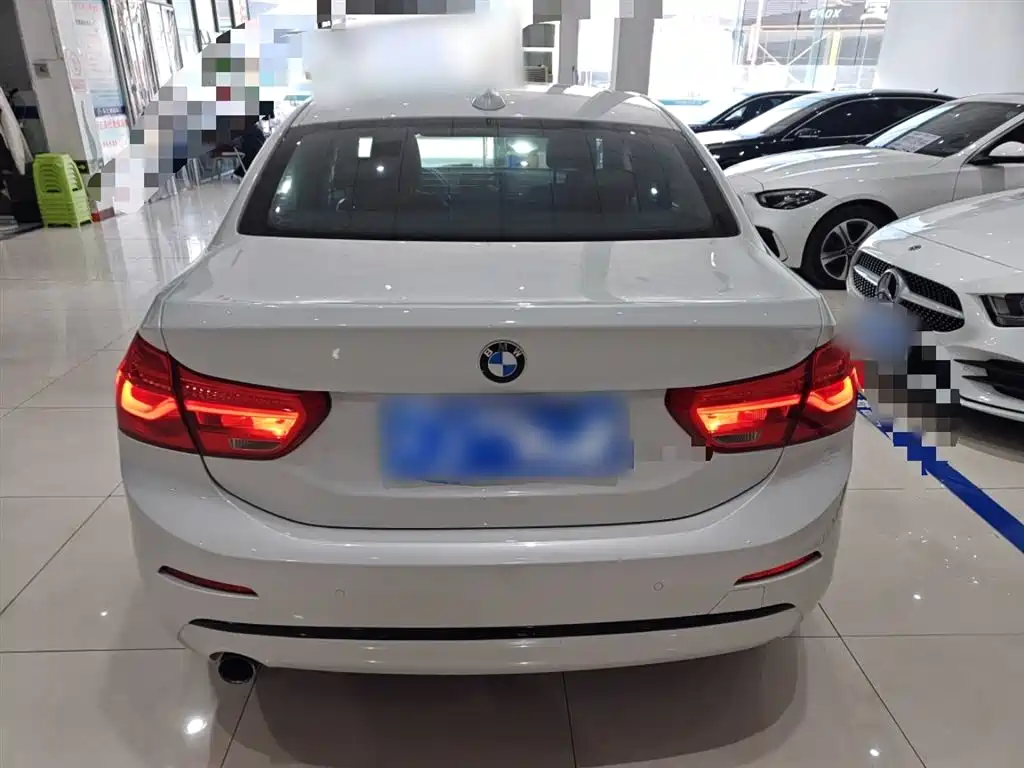 BMW 1 Series 2018 118i Sport Edition фото 6