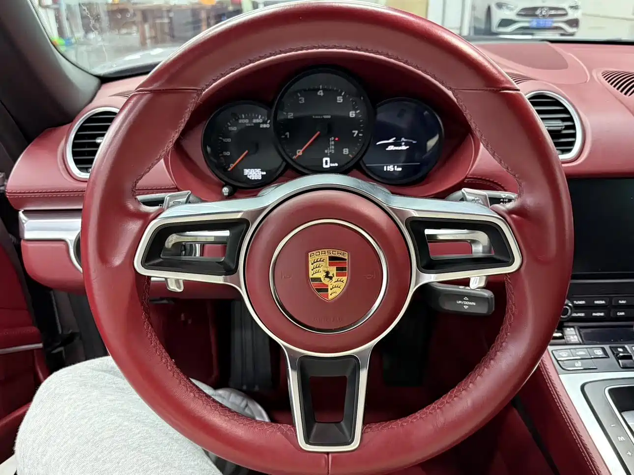 Porsche 718 2022 Boxster 2.0T фото 8