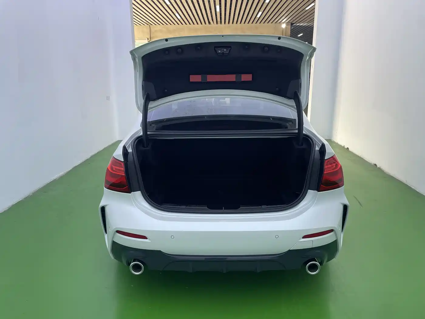 BMW 1 Series 2020 Model 125i Leading M Sport Package фото 14